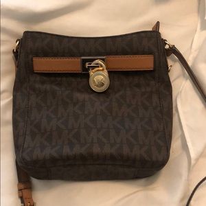 micheal kors crossbody